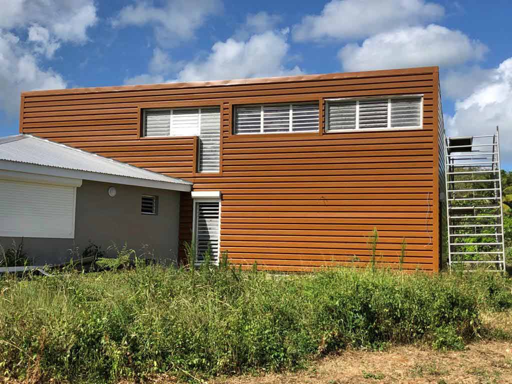Tôle ondulée colorée - Toiture maison créole - TPG - Guadeloupe